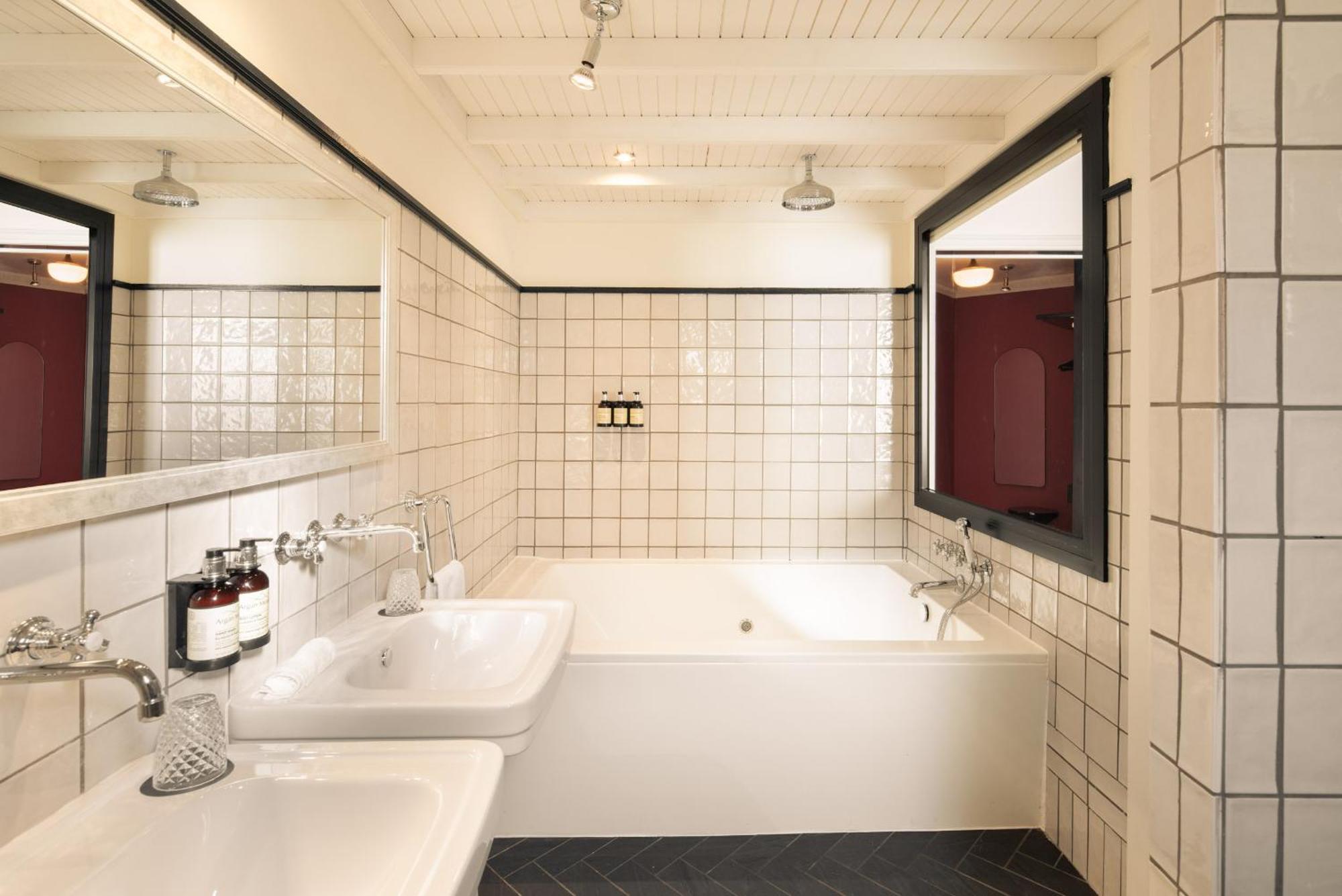 La Franca Travellers Adults Only Hotel Barcelona Exterior photo